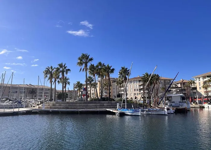Studio Cabine A Port Frejus, Plage Et Commerces A Pied, Connexion Internet, Menage Inclus - Fr-1-226A-168