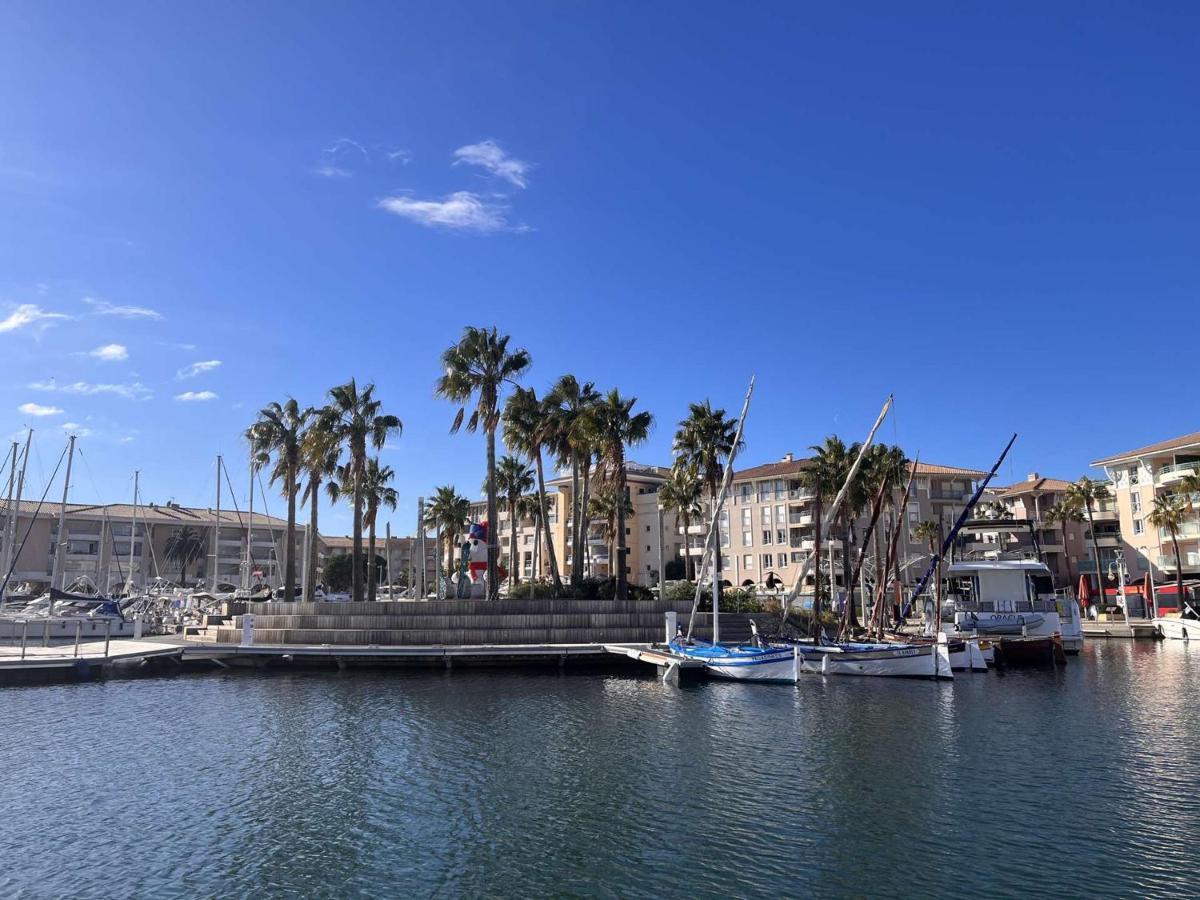 A Port Frejus, Et Commerces A Pied, Connexion Internet, Menage Inclus - Fr-1-226a-168 Fréjus