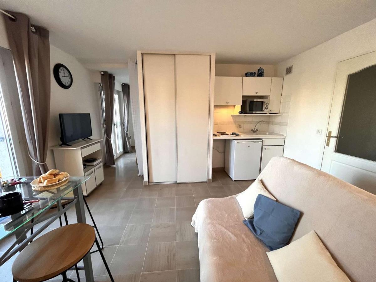 A Port Frejus, Et Commerces A Pied, Connexion Internet, Menage Inclus - Fr-1-226a-168 Appartement Fréjus